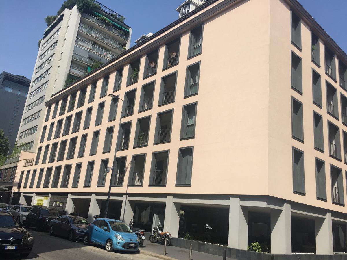 Joivy Sunny 1-Bed Flat With Balcony Apartment Milan Exterior photo
